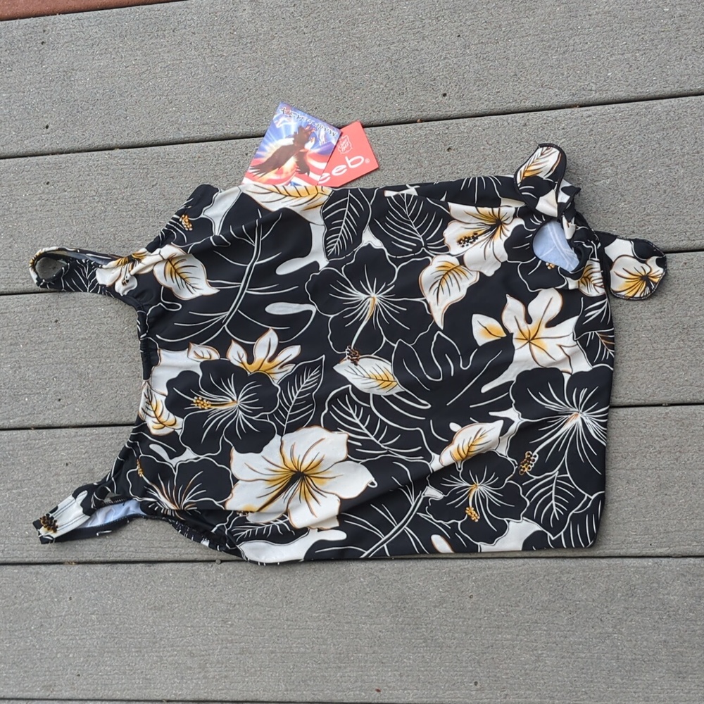 NWT Ceeb Hawaiian Print Front Knot Tankini Swim Top